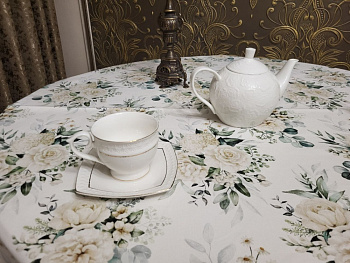 Скатертина Ніжність (160/280 см)